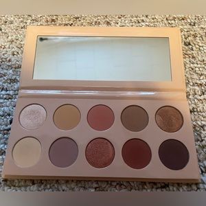 KKW Beauty classic eyeshadow palette